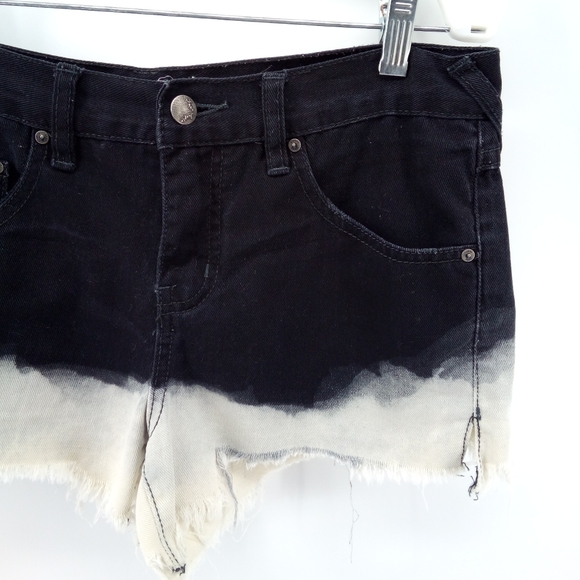 Free People Bleached Black White Shorts Raw Hem 100% Cotton W 26 Boho Cut Off - Picture 6 of 12